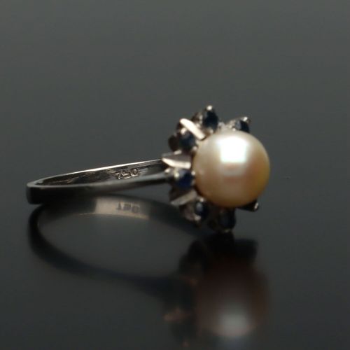Vintage 18ct Gold Pearl and Sapphire Ring image-4