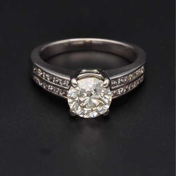 18ct White Gold Diamond Ring