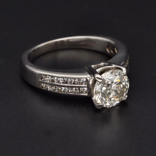 18ct White Gold Diamond Ring