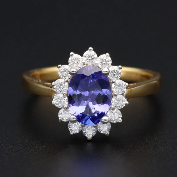 18ct Gold Tanzanite and Diamond Ring