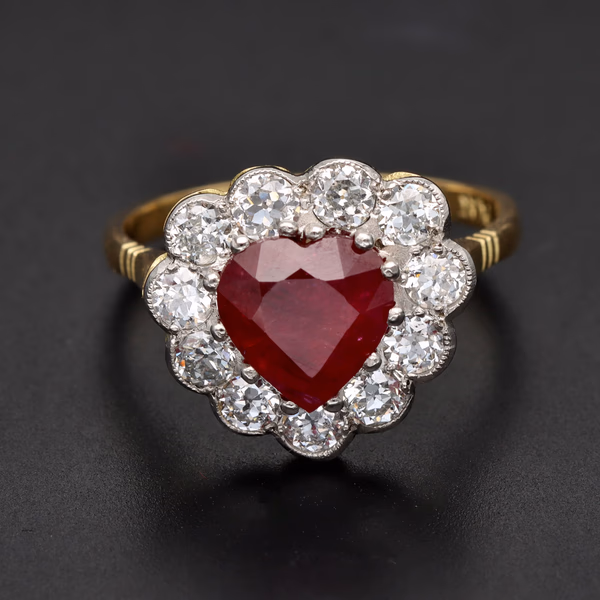 18ct Yellow Gold Heart Cluster Ring