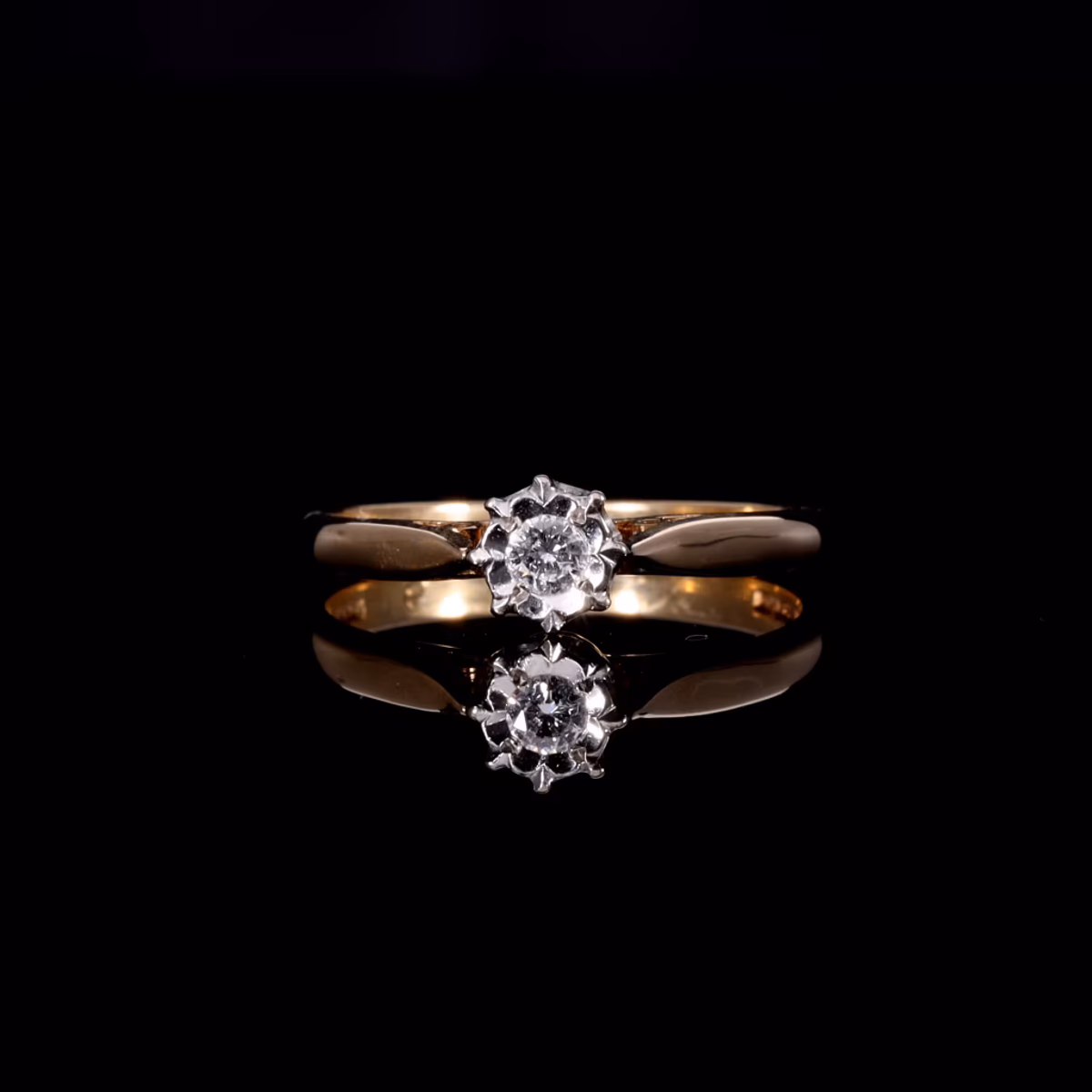 360° view of The Vintage 1985 Illusion Set Diamond Flower Ring