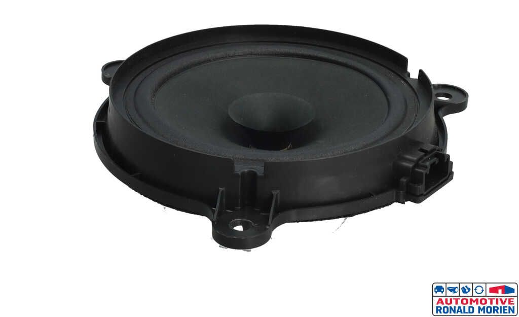 Gebruikte Speaker Mazda 3 (BM/BN) 2.0 SkyActiv-G 120 16V Prijs € 19,00 Margeregeling aangeboden door Automaterialen Ronald Morien B.V.