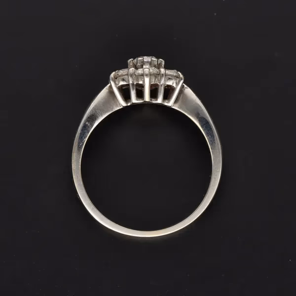 18ct White Gold Diamond Daisy Ring