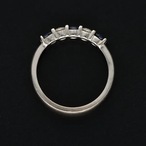 18ct White Gold Sapphire and Diamond Ring