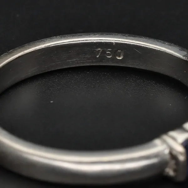 18ct White Gold Sapphire and Diamond Ring