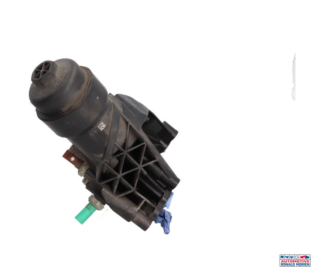 Used Oil filter housing Audi A4 (B8) 2.0 TDI 16V Quattro Price € 149,00 Inclusive VAT offered by Automaterialen Ronald Morien B.V.