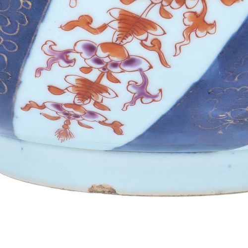 Large Chinese Qianlong Period Porcelain Bowl image-5