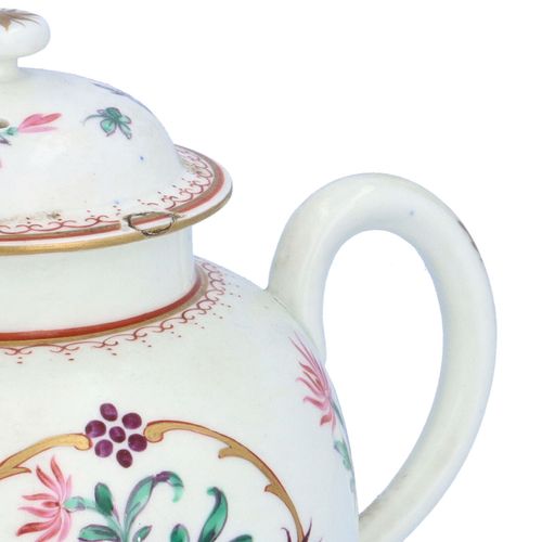 18th Century Worcester Porcelain Floral Teapot image-4