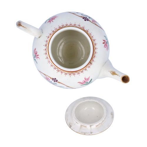 18th Century Worcester Porcelain Floral Teapot image-6