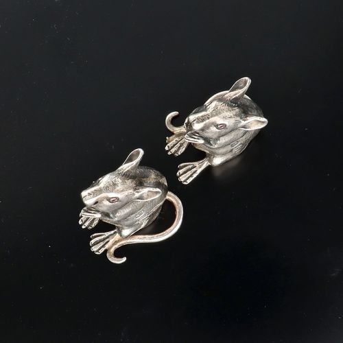 Rare Pair of Silver Salt and Pepper Mice image-5