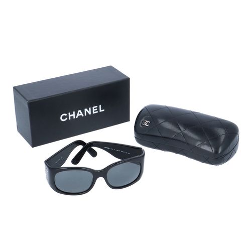 Chanel Sunglasses image-1