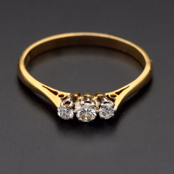 18k Gold Diamond Ring