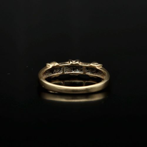 14ct Gold Diamond Ring image-4