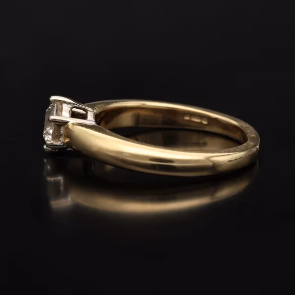 18ct Gold Solitaire Diamond Ring