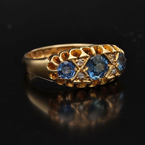 Vintage 18ct Gold Sapphire and Diamond Ring image-1