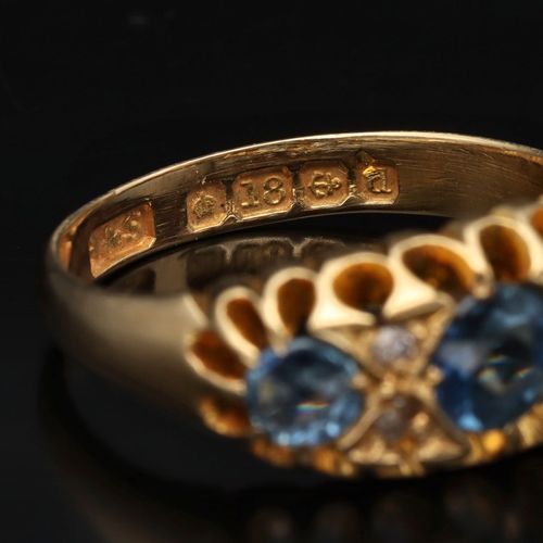 Vintage 18ct Gold Sapphire and Diamond Ring image-5