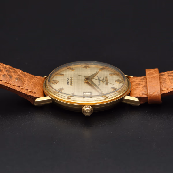 Vintage 18ct Gold Longines Admiral Five Star Linen Dial Watch
