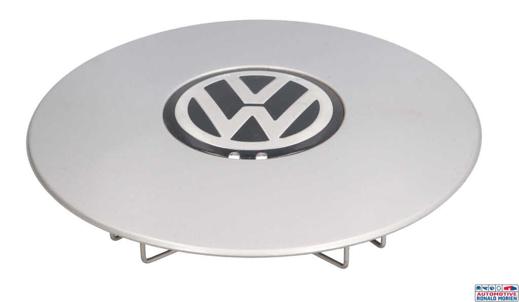 Used Hub cap Volkswagen Polo III (6N2) 1.4 16V 100 Price € 5,00 Margin scheme offered by Automaterialen Ronald Morien B.V.