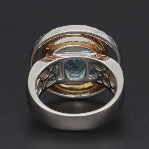 18ct Gold Aqua and Diamond Ring image-5