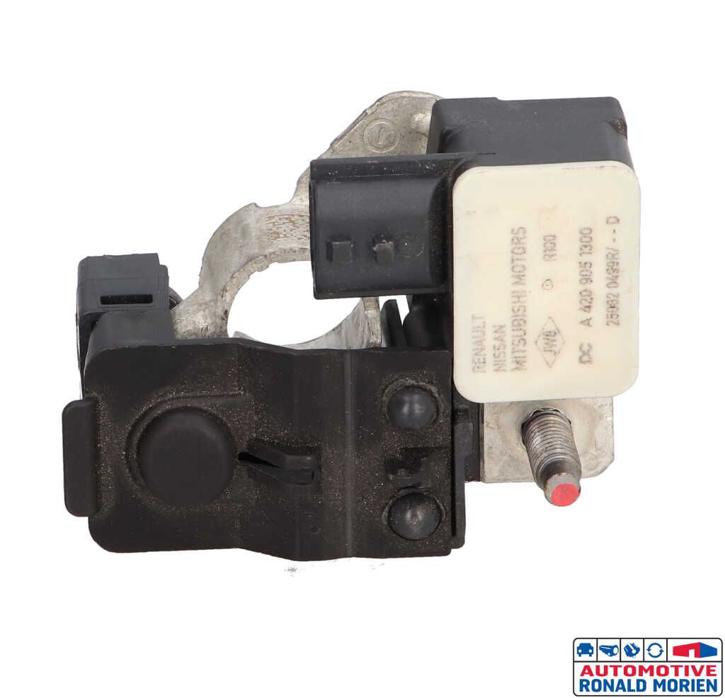Used Battery sensor Renault Clio V (RJAB) 1.0 TCe 100 12V Bi-Fuel Price € 35,01 Inclusive VAT offered by Automaterialen Ronald Morien B.V.