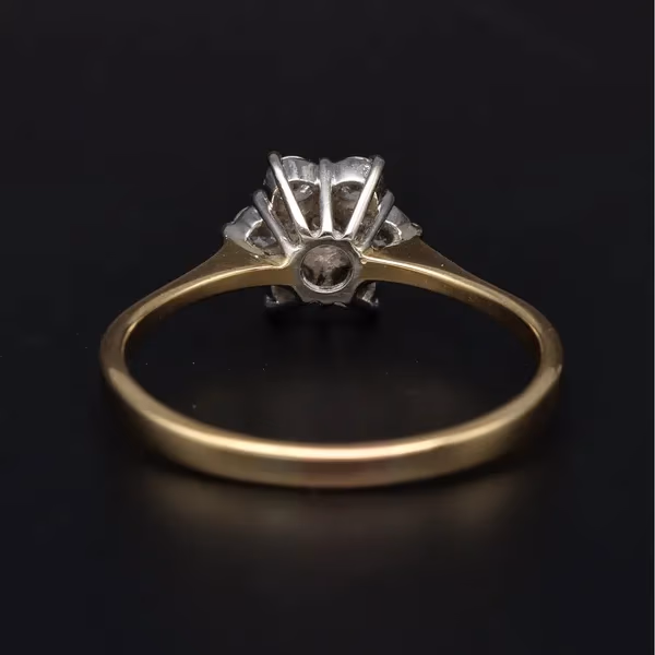 18ct Yellow Gold Diamond Cluster Ring