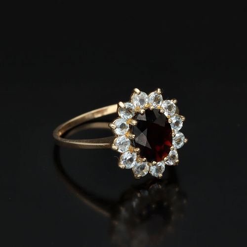 9ct Gold Garnet and Topaz Ring image-1