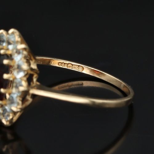 9ct Gold Garnet and Topaz Ring image-4