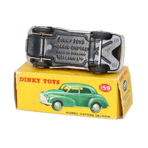 Dinky 159 Morris Oxford image-5