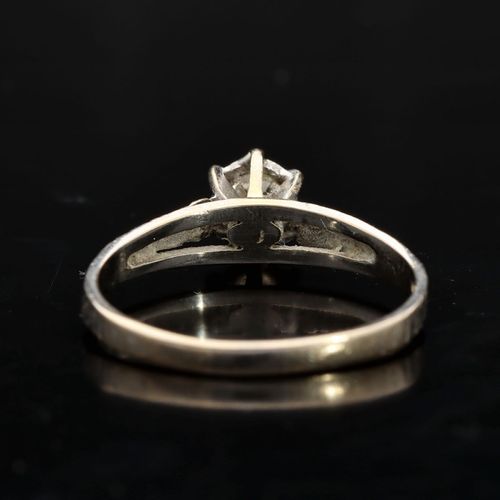 18ct Retro Gold Diamond Ring. London 1973 image-5