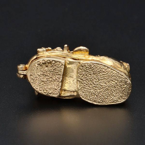 9ct Gold Old Woman in a Shoe Charm