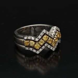 18ct White Gold Zig-Zag Diamond Cluster Ring