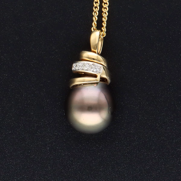 18ct Gold Pearl and Diamond Necklace
