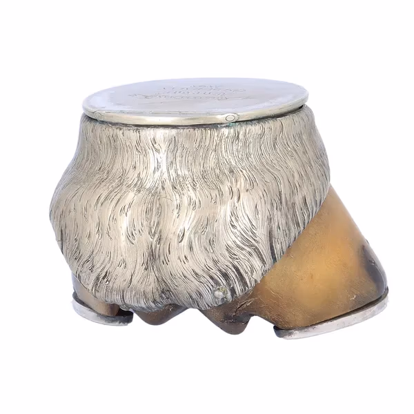 19th Century Horseshoe Table Snuff