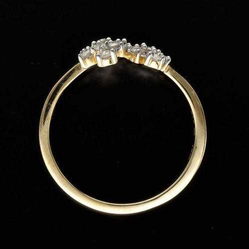 Gold 0.25ct Diamond Ring image-6