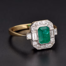 18ct Yellow Gold 1.00ct Emerald & Diamond Ring