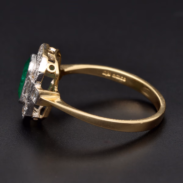 18ct Yellow Gold 1.00ct Emerald & Diamond Ring