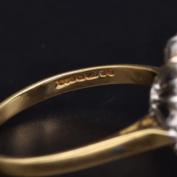 18ct Gold Sapphire and Diamond Ring