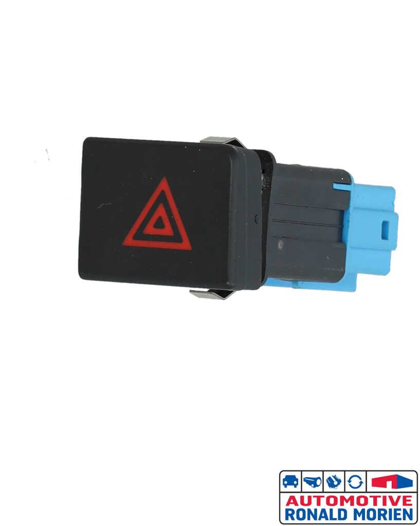 Used Panic lighting switch Volkswagen Transporter T6 2.0 TDI 150 Price € 9,99 Inclusive VAT offered by Automaterialen Ronald Morien B.V.