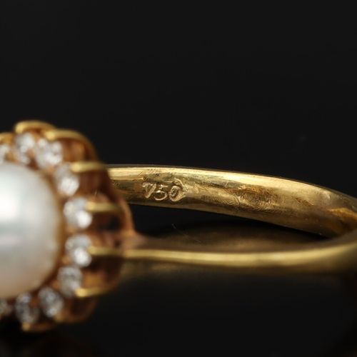 18k Gold Pearl and Diamond Ring image-5