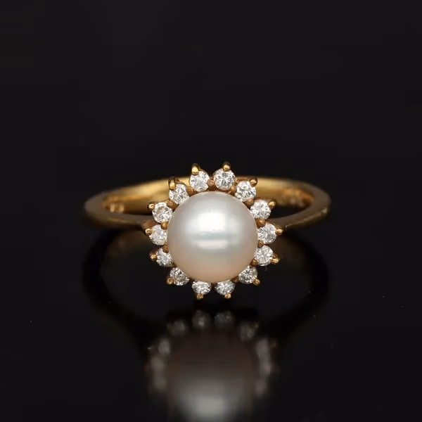 18k Gold Pearl and Diamond Ring
