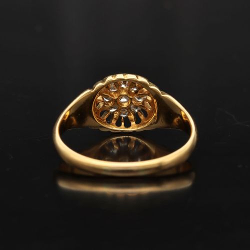 Antique 18ct Gold Diamond Cluster Ring image-4