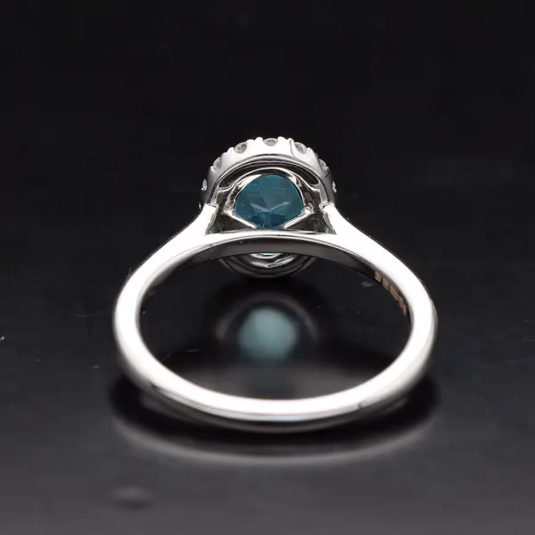 18ct Gold Apatite and Diamond Ring