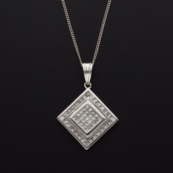 18ct White Gold Diamond Pendant Necklace
