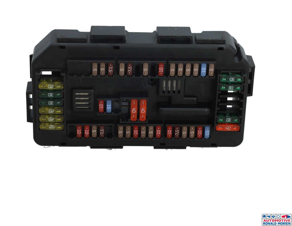Used Fuse box BMW 1 serie (F20) Price € 20,00 Margin scheme offered by Automaterialen Ronald Morien B.V.