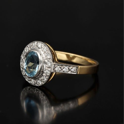 18ct Yellow Gold Aquamarine and Diamond Ring image-3