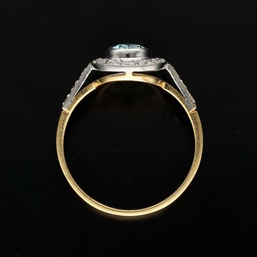 18ct Yellow Gold Aquamarine and Diamond Ring image-6