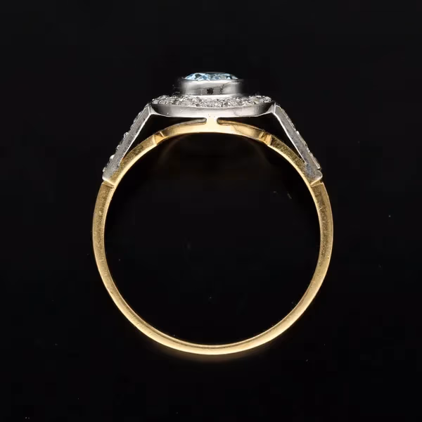 18ct Yellow Gold Aquamarine and Diamond Ring