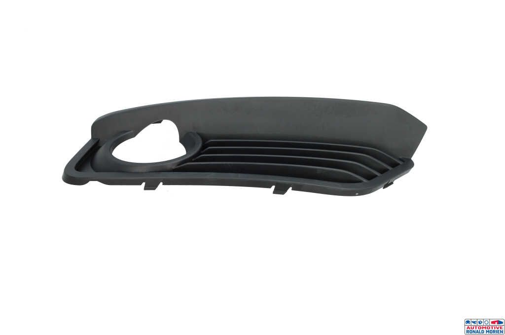 New Fog light cover plate, right BMW 1-Serie Price € 19,00 Inclusive VAT offered by Automaterialen Ronald Morien B.V.