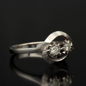 18ct Gold Diamond Ring. London 1972